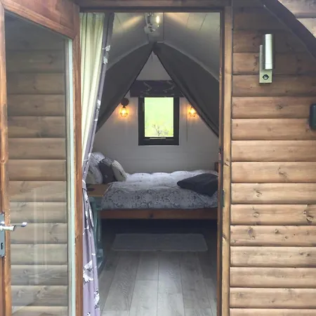 Wharfe Camp Glamping * Кетлуэлл