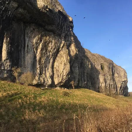 Lodge Wharfe Camp Glamping *