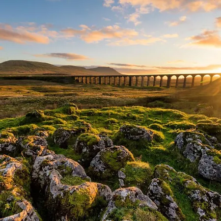 Lodge Wharfe Camp Glamping