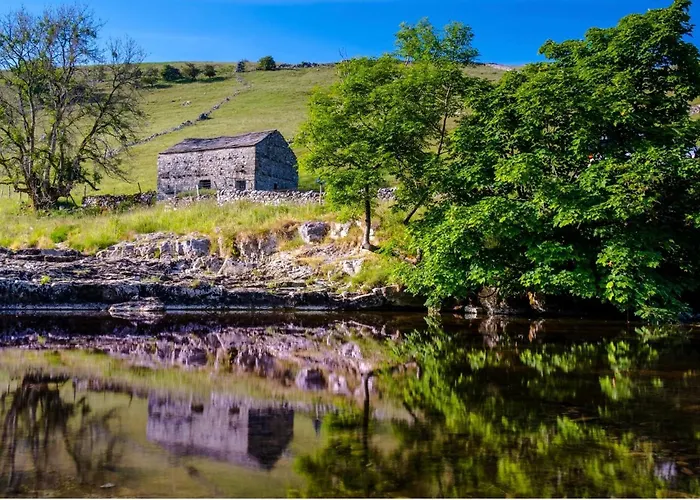 롯지 Wharfe Camp Glamping